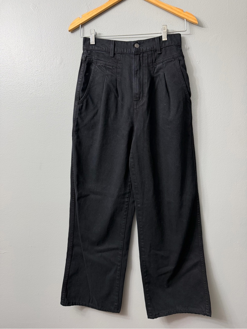 grlfrnd black high-rise pleated front relaxed wide-leg jean 25